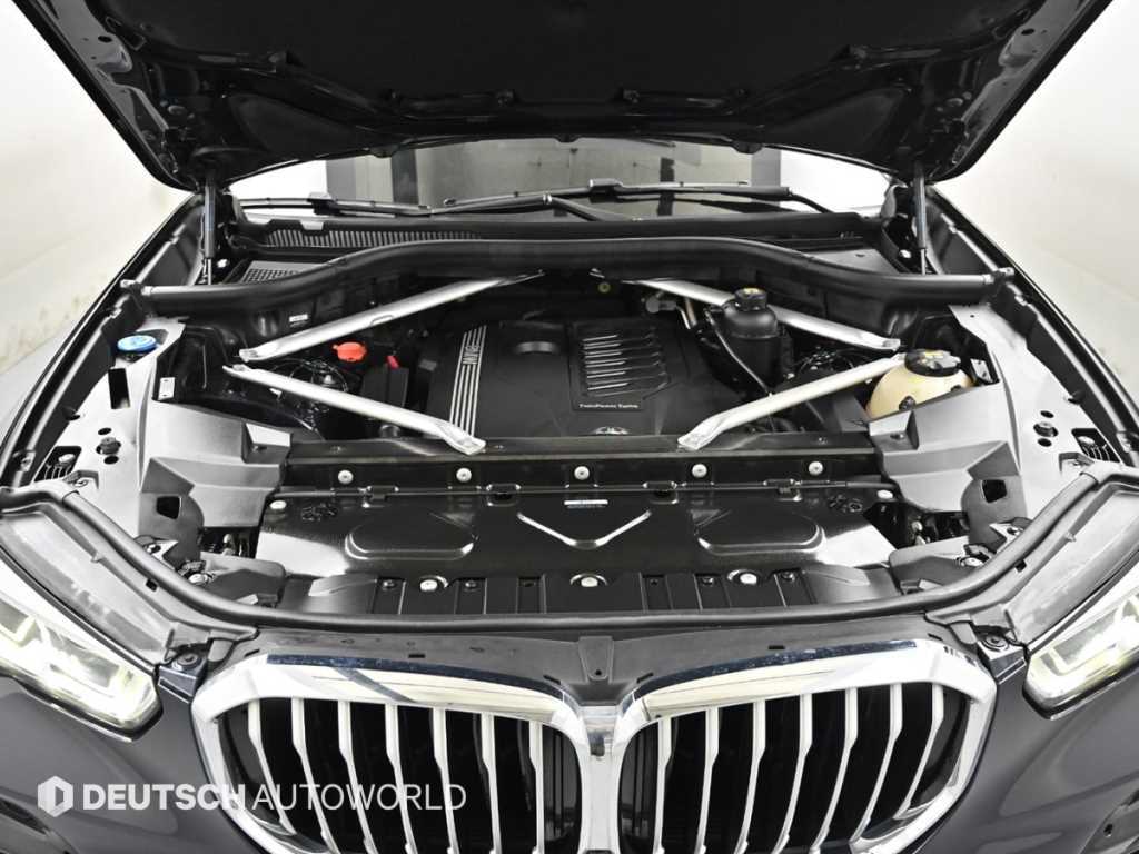 BMW X5 — photo 06