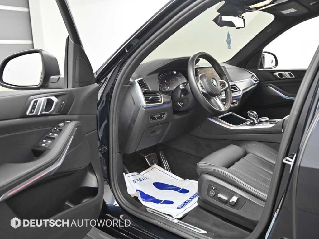 BMW X5 — photo 11