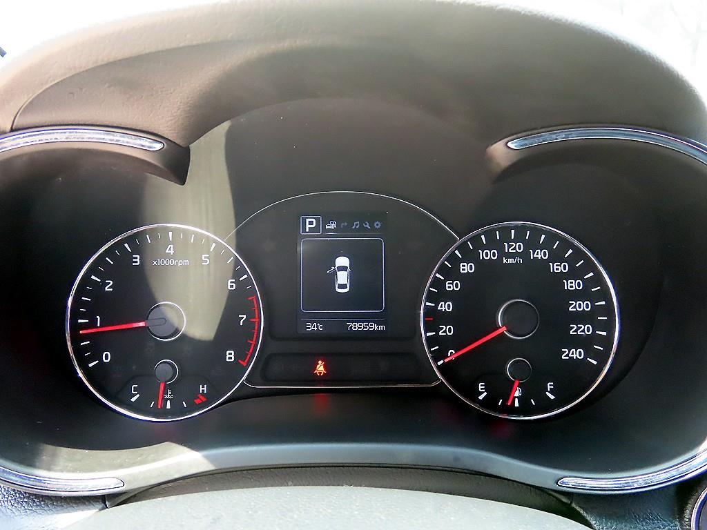 Kia K3 — photo 09
