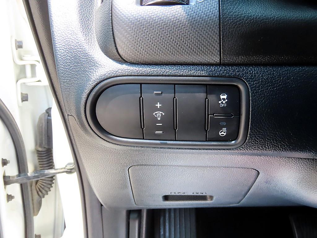 Kia K3 — photo 12