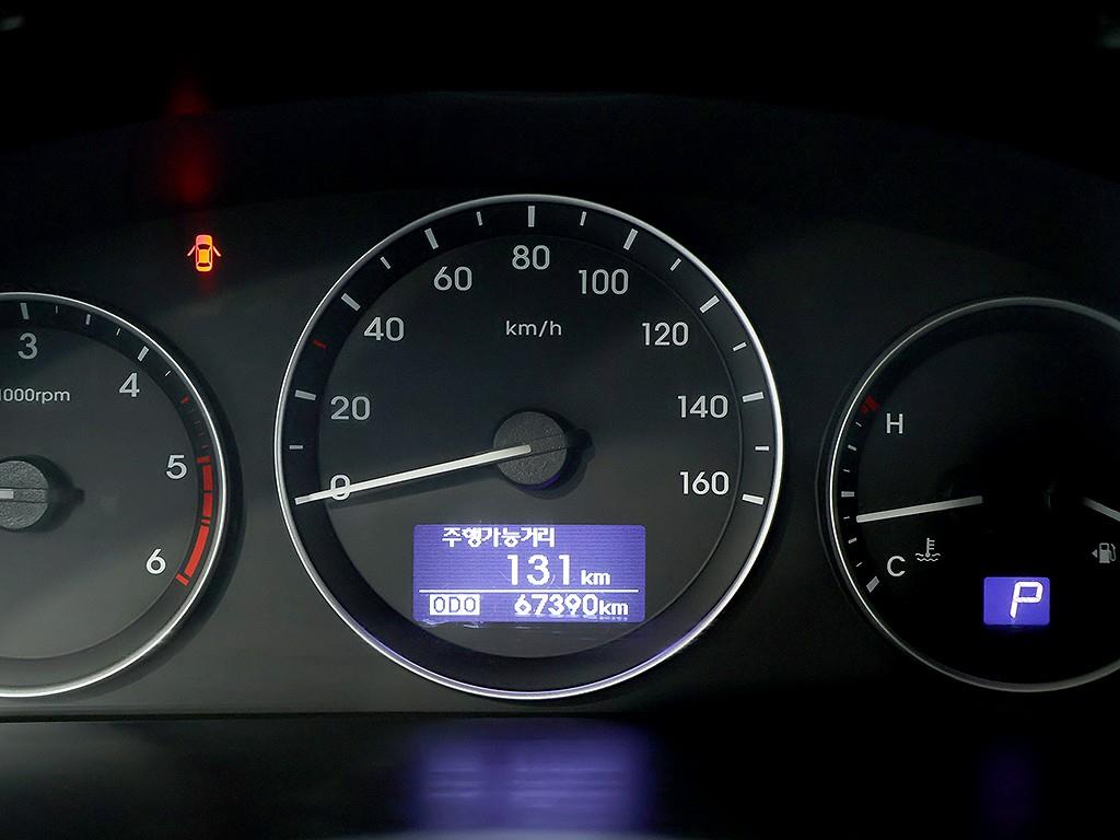 Hyundai Starex — photo 06