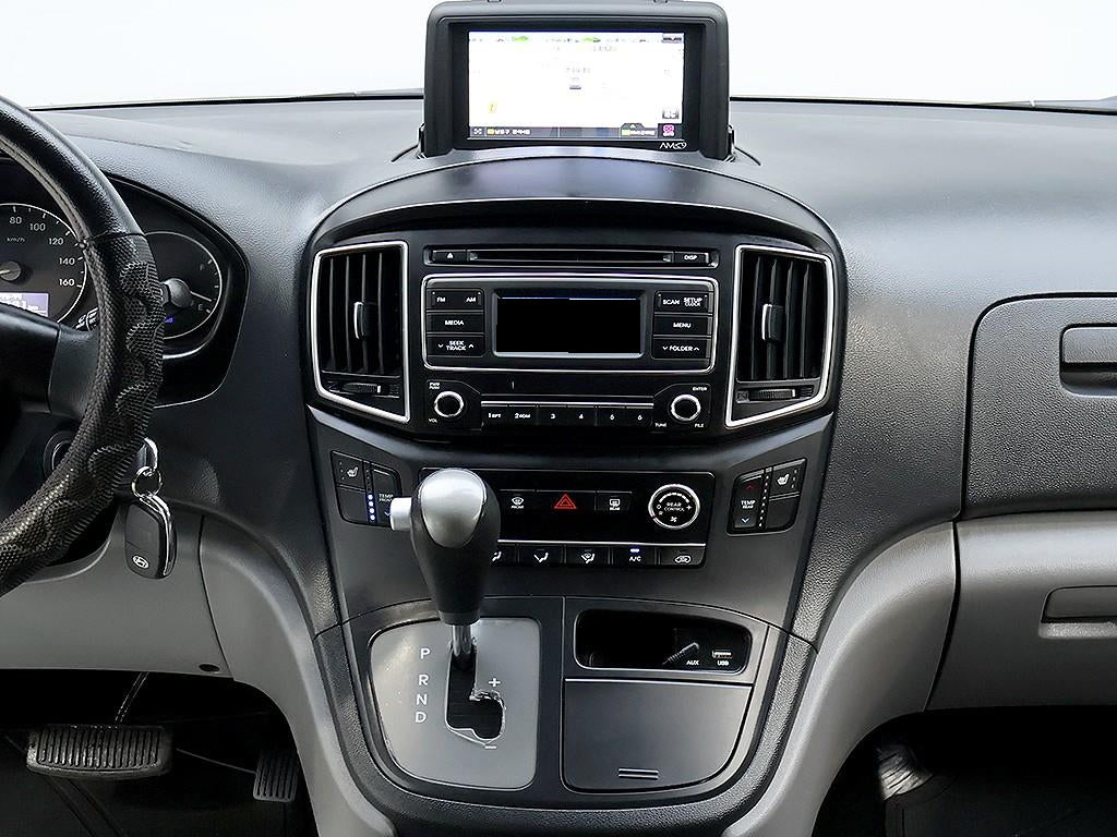 Hyundai Starex — photo 09