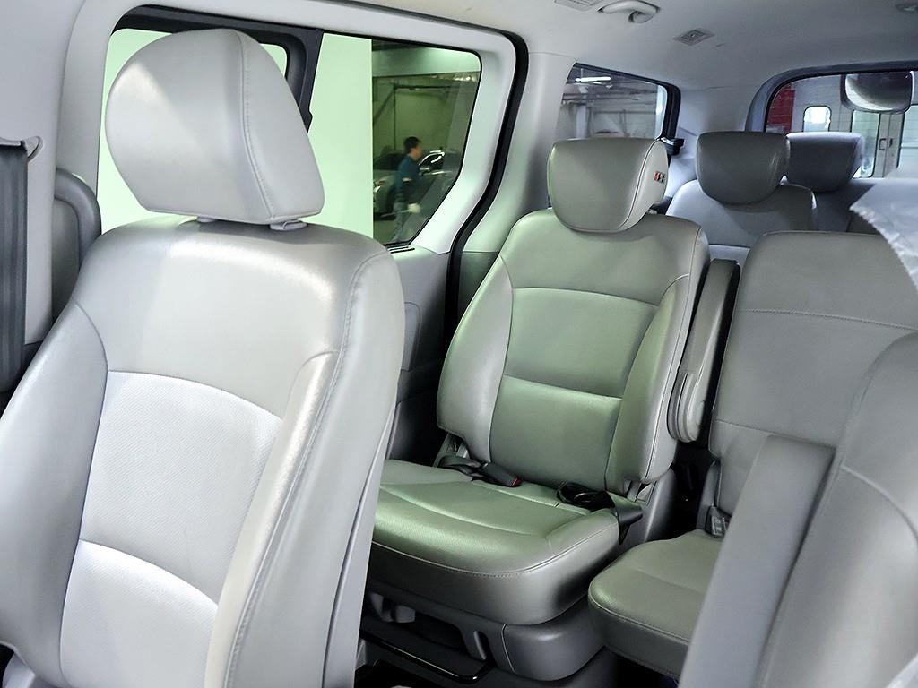 Hyundai Starex — photo 12