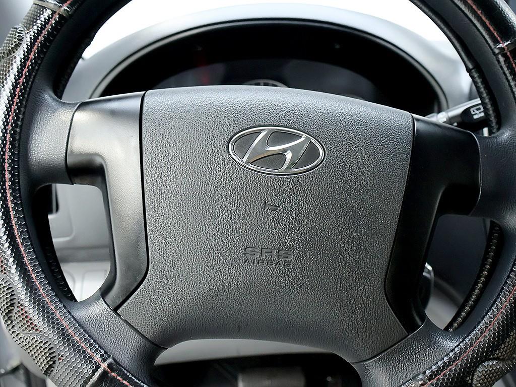 Hyundai Starex — photo 16