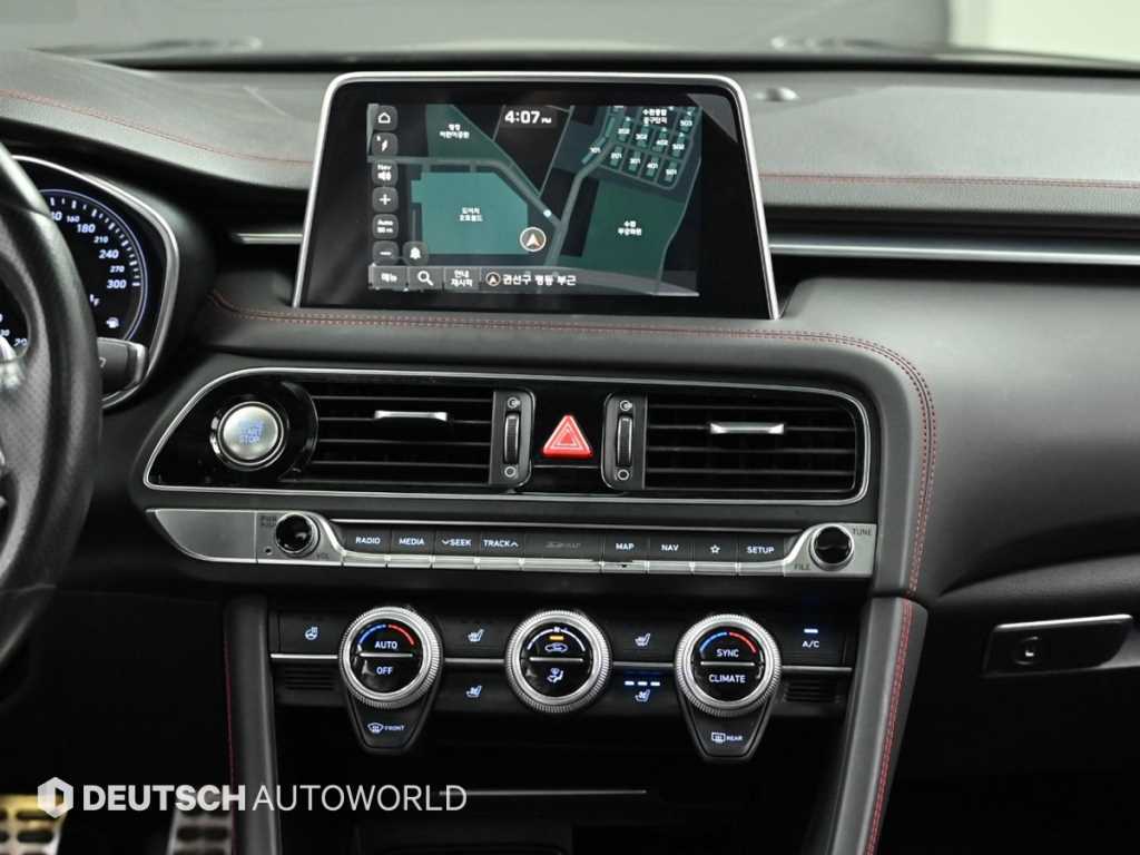 Genesis G70 — photo 14