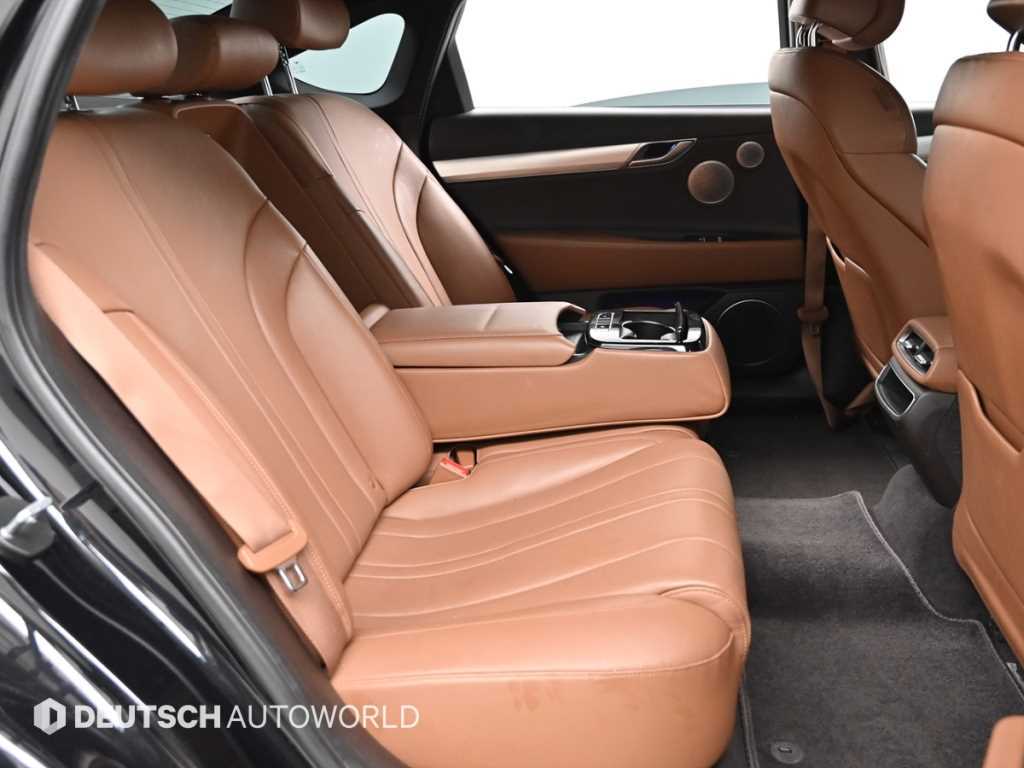 Genesis G80 — photo 12