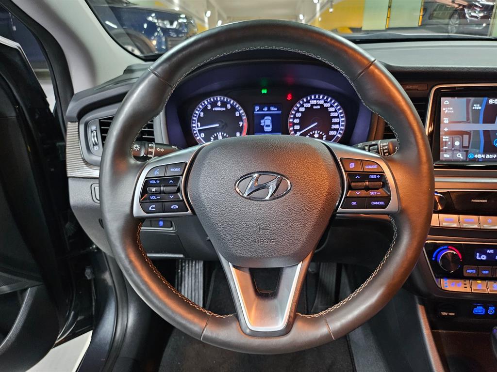 Hyundai Sonata — photo 10