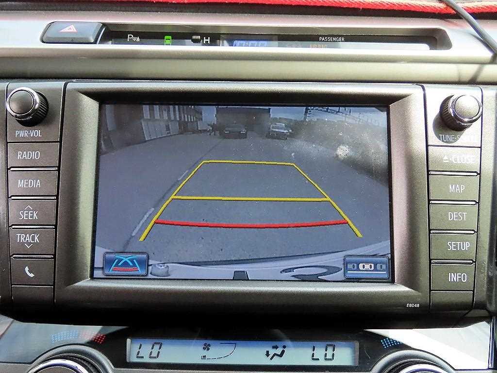 Toyota RAV4 — photo 13