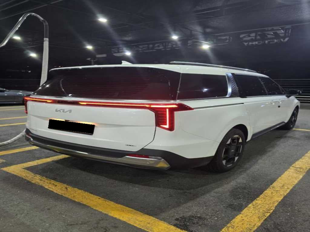 Kia Carnival — photo 03