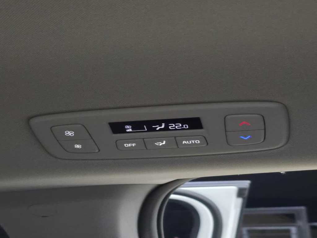 Kia Carnival — photo 09