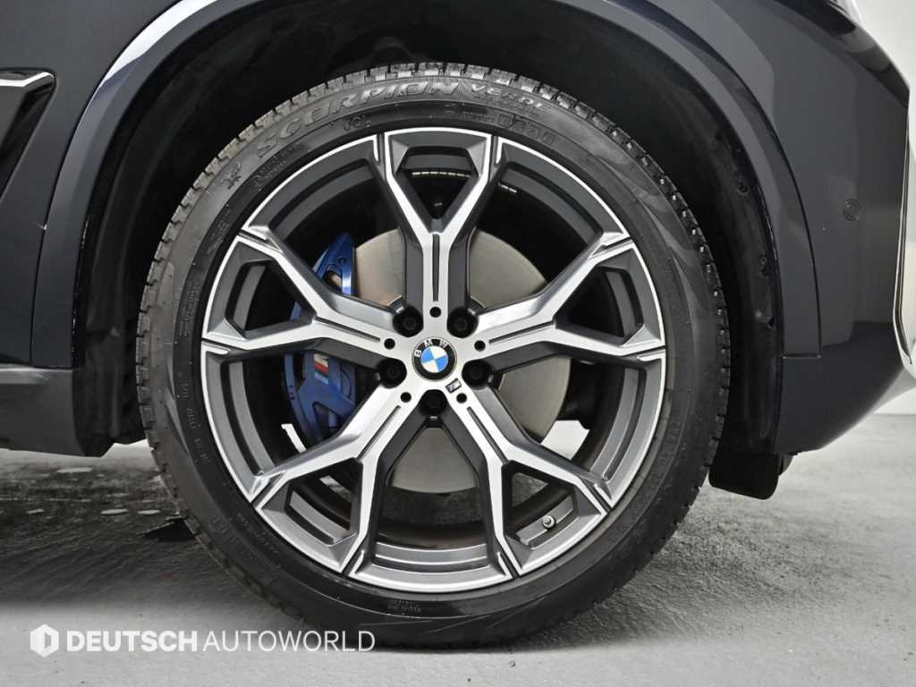 BMW X5 — photo 06