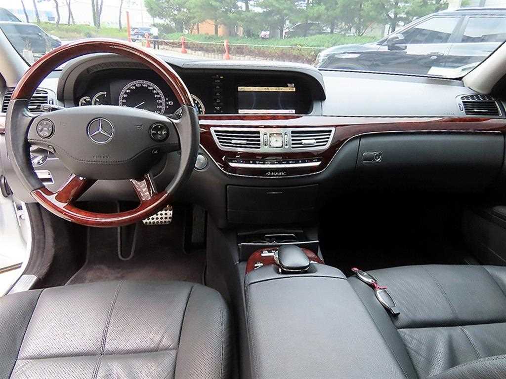 Mercedes-Benz S-Class — photo 07