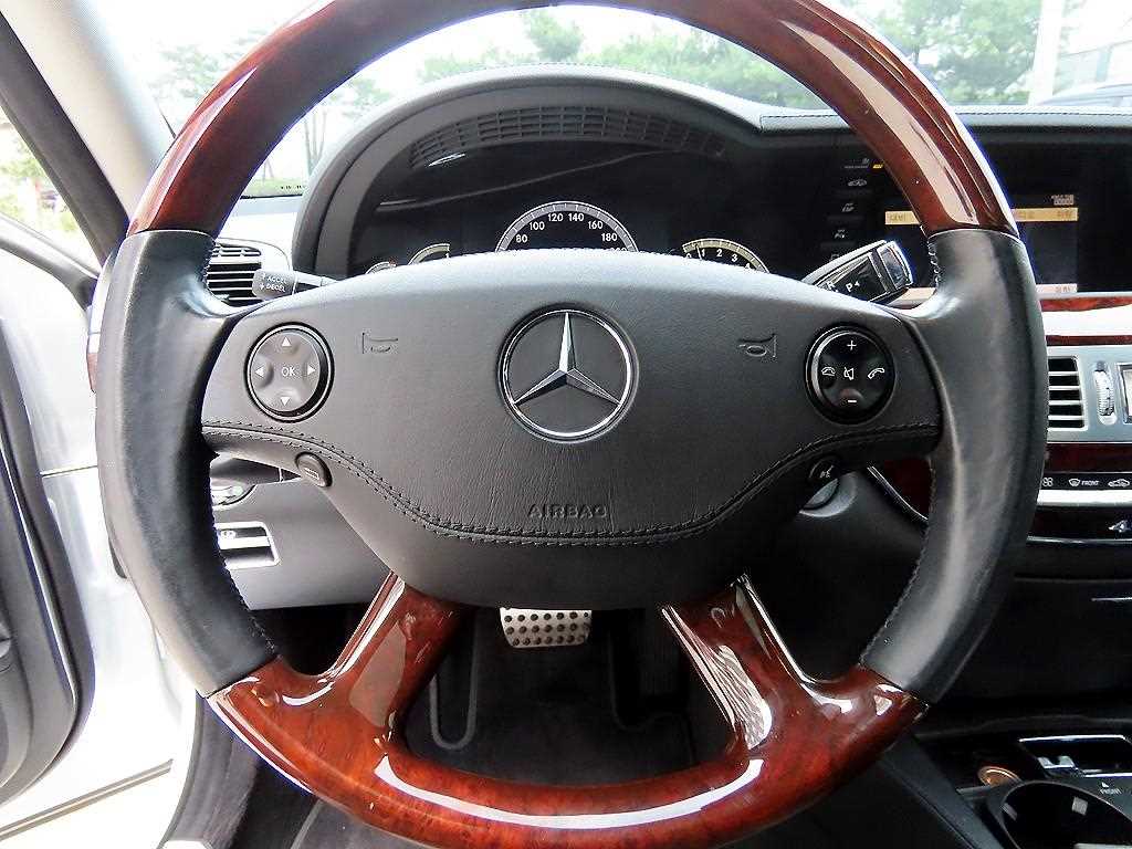 Mercedes-Benz S-Class — photo 08