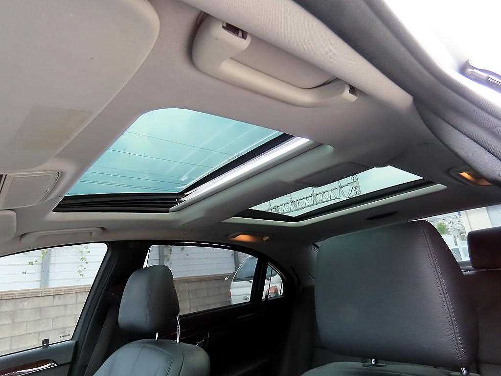 Mercedes-Benz S-Class — photo 17