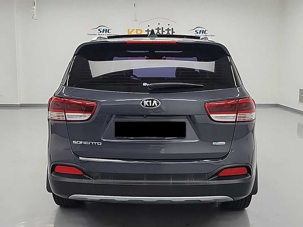 Kia Sorento — photo 03