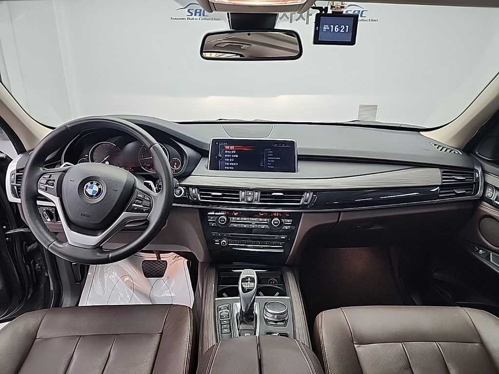 BMW X5 — photo 07