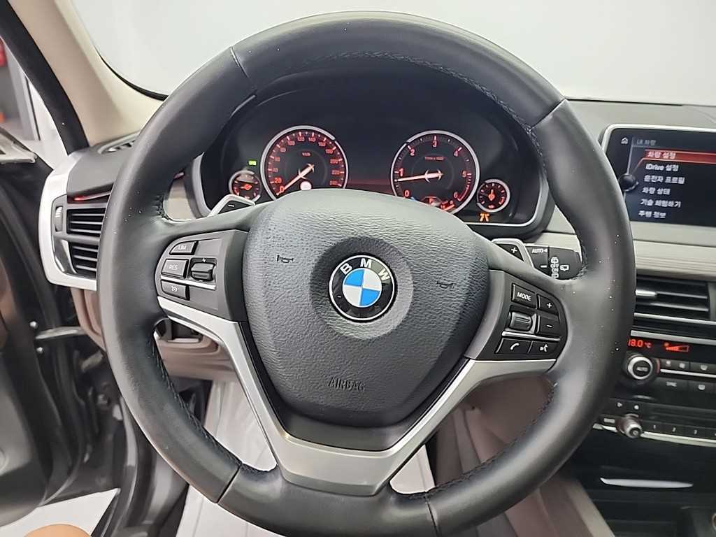 BMW X5 — photo 09