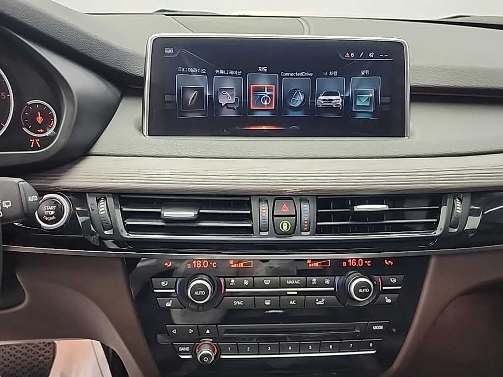 BMW X5 — photo 10