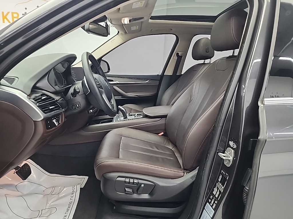 BMW X5 — photo 11
