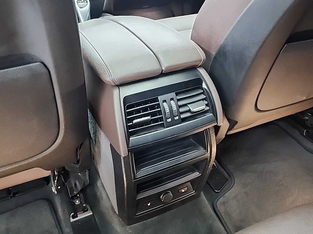 BMW X5 — photo 13