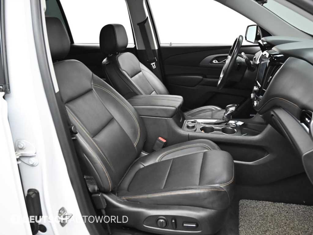 CHEVROLET Traverse — photo 10