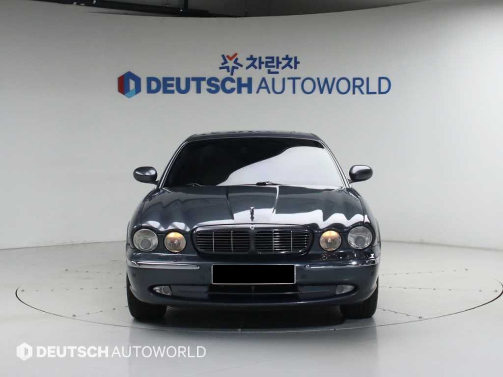 Jaguar XJ-8 — photo 03