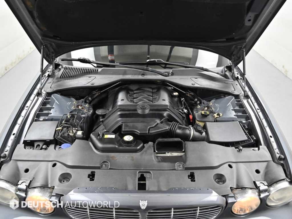 Jaguar XJ-8 — photo 06