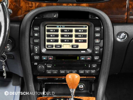Jaguar XJ-8 — photo 14