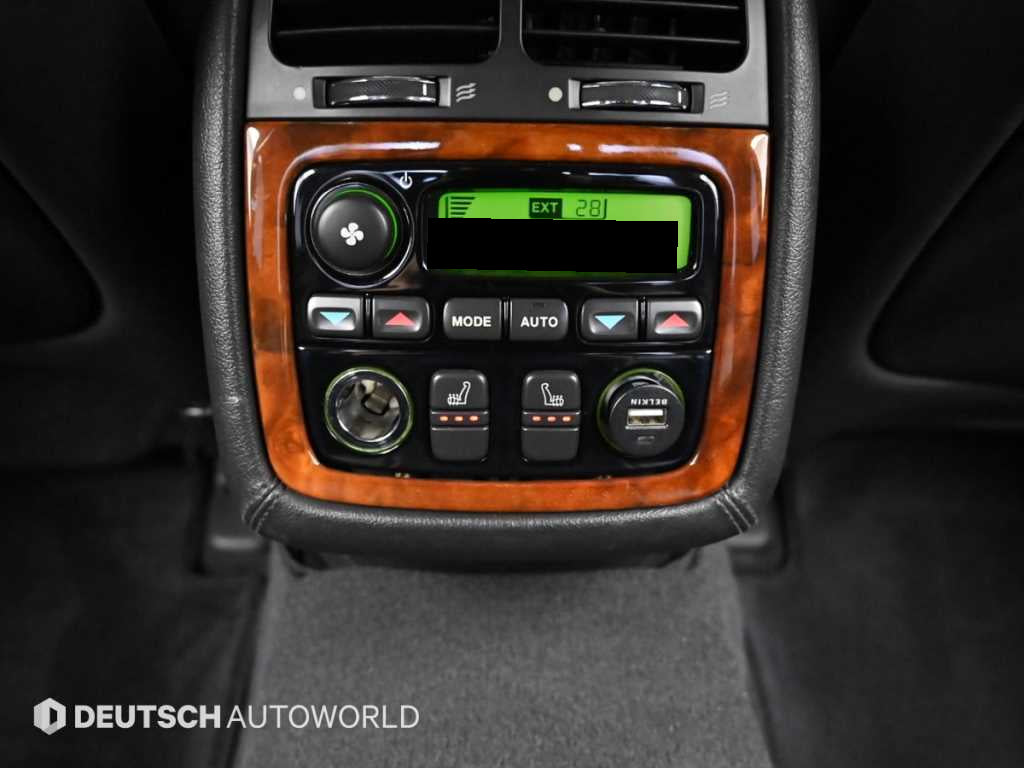 Jaguar XJ-8 — photo 16