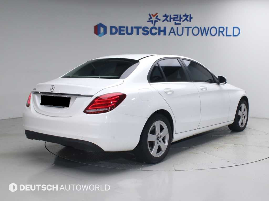 Mercedes-Benz C-Class — photo 02