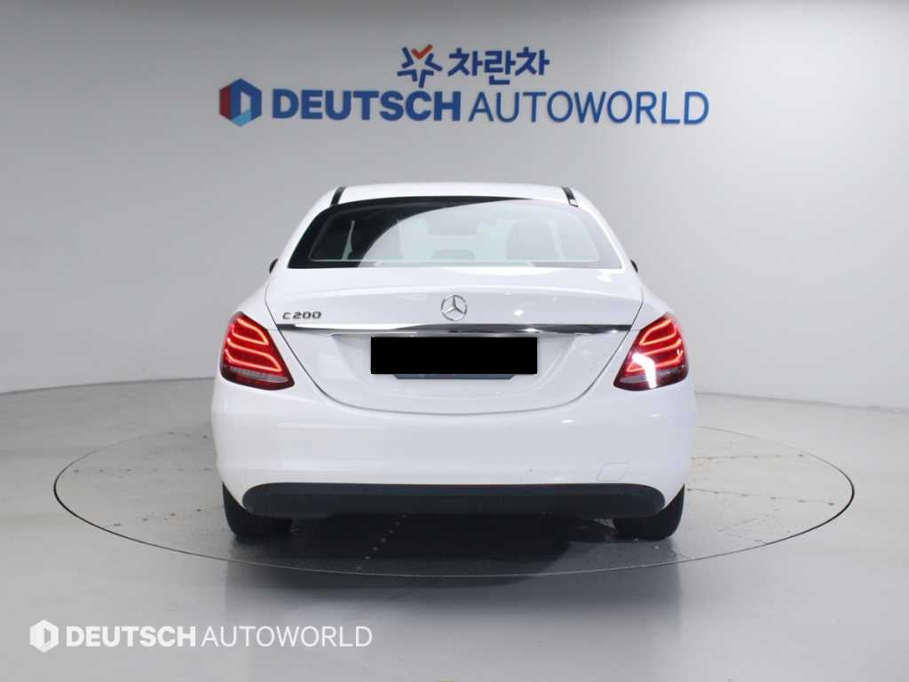 Mercedes-Benz C-Class — photo 04