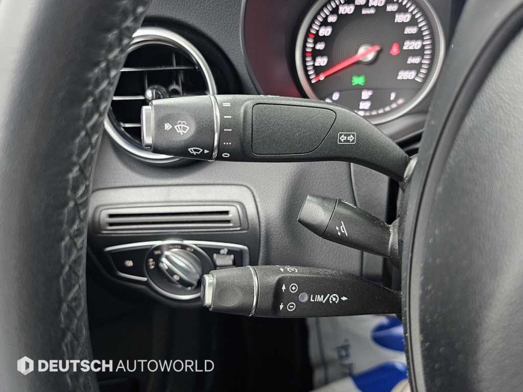 Mercedes-Benz C-Class — photo 16