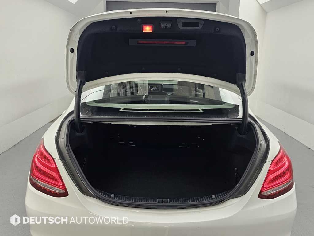 Mercedes-Benz C-Class — photo 19