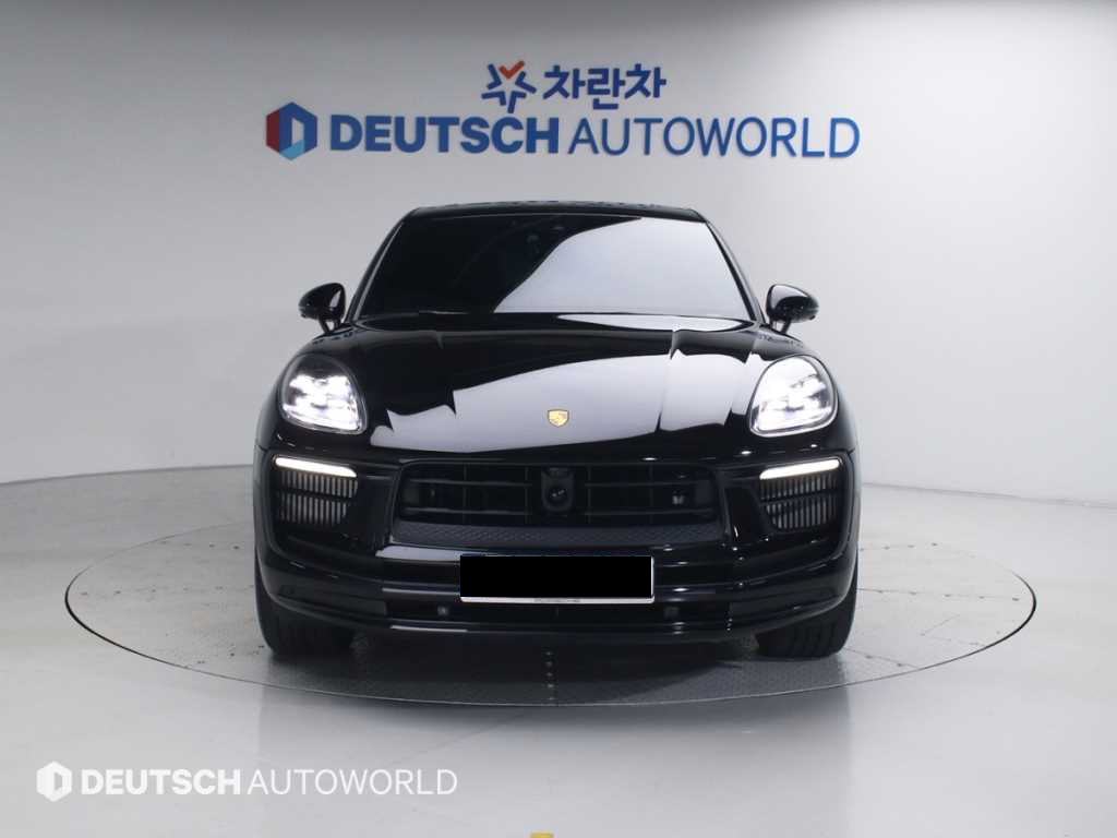 Porsche Macan — photo 03