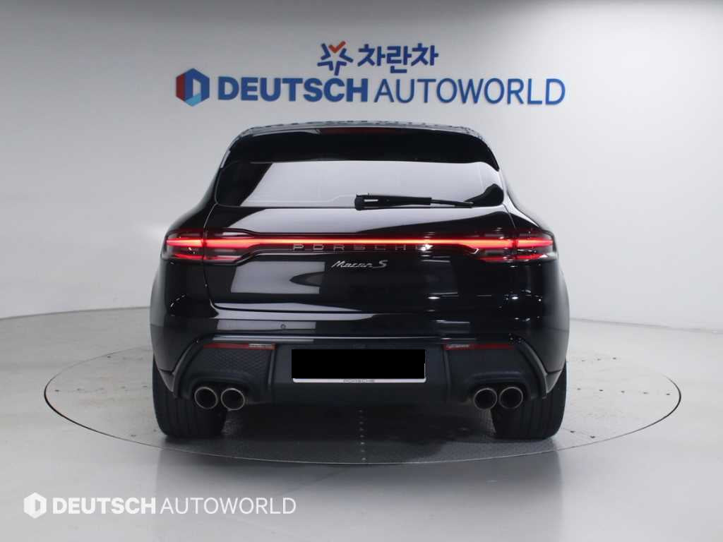 Porsche Macan — photo 04