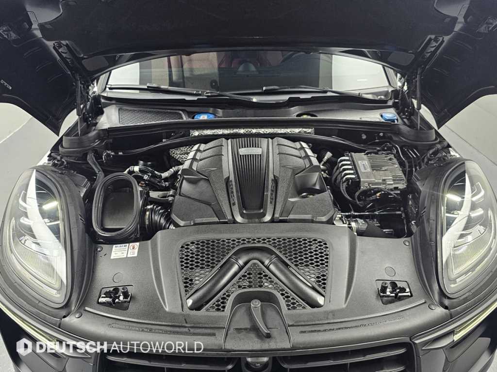 Porsche Macan — photo 06