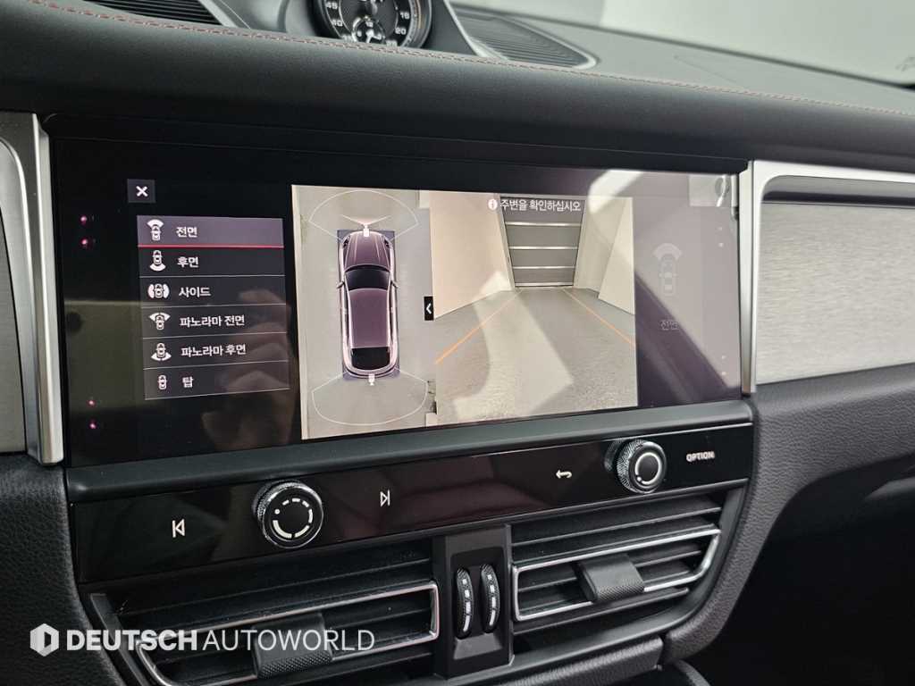 Porsche Macan — photo 15