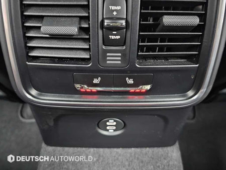 Porsche Macan — photo 16