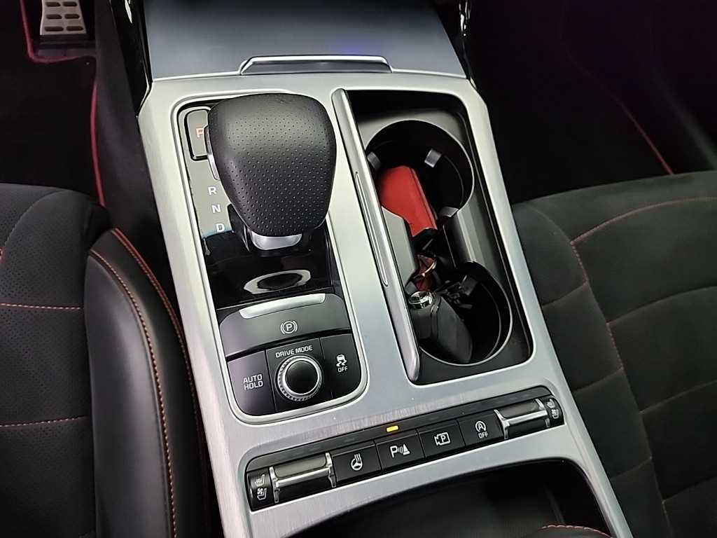 Kia Stinger — photo 08