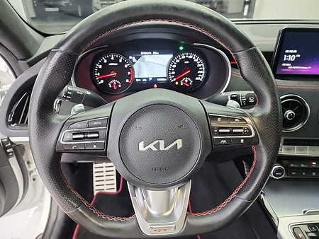 Kia Stinger — photo 09