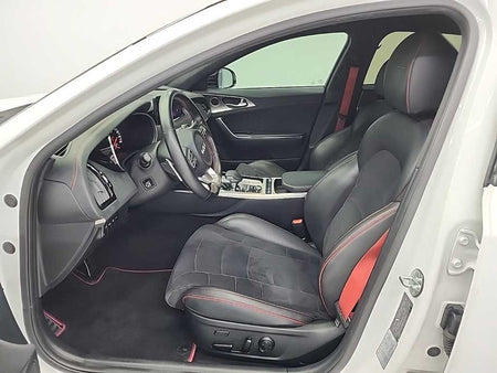 Kia Stinger — photo 11