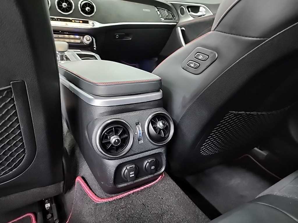 Kia Stinger — photo 13