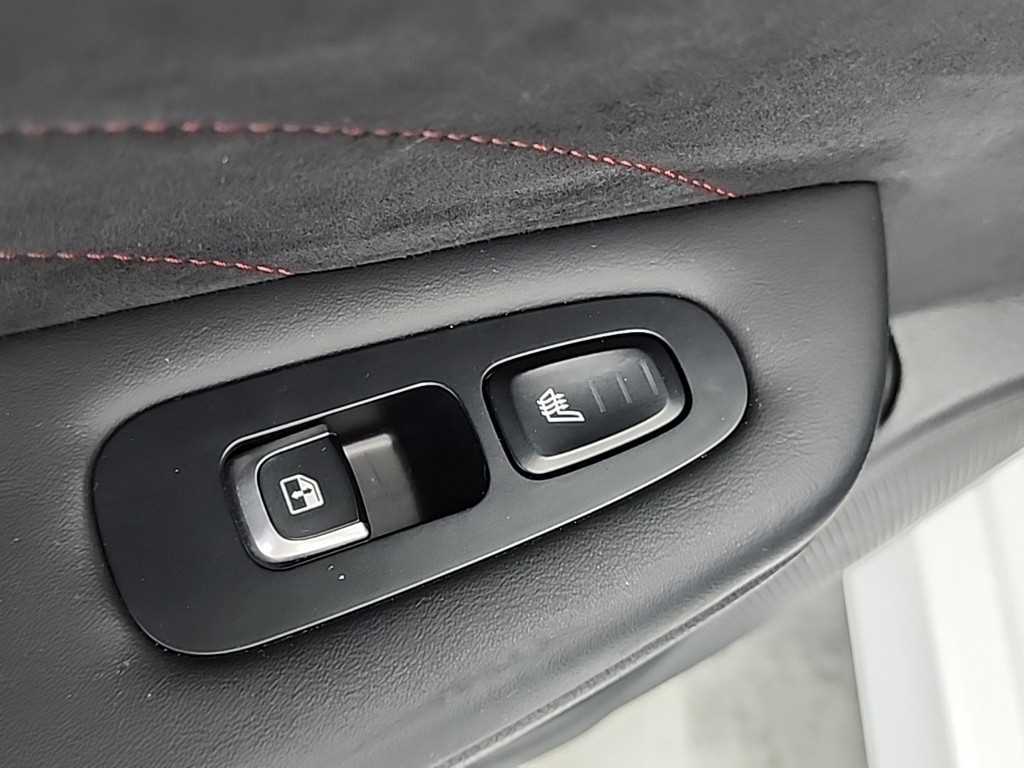 Kia Stinger — photo 14