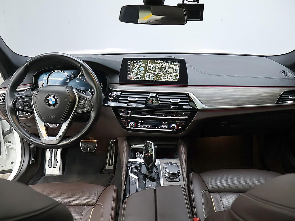 BMW 5-Series — photo 05