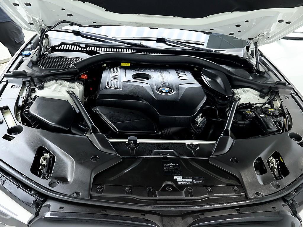 BMW 5-Series — photo 08