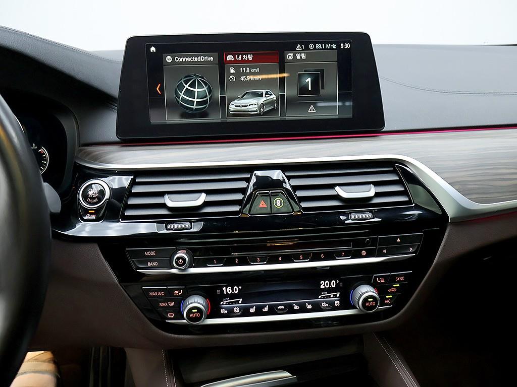 BMW 5-Series — photo 09