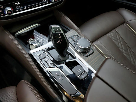 BMW 5-Series — photo 10