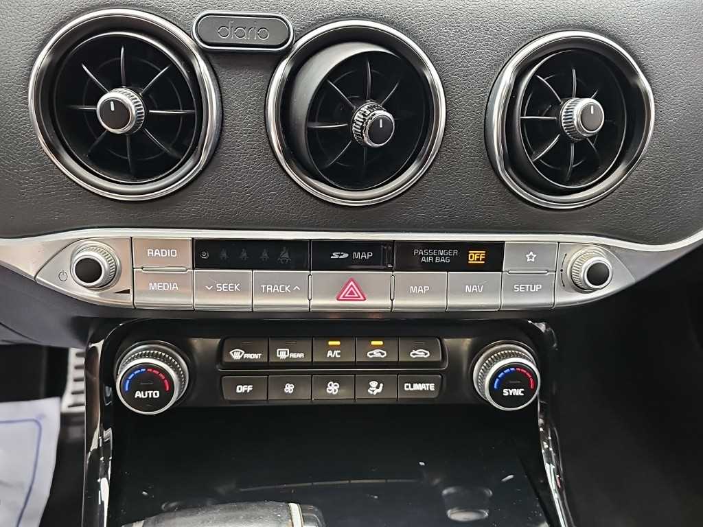 Kia Stinger — photo 10