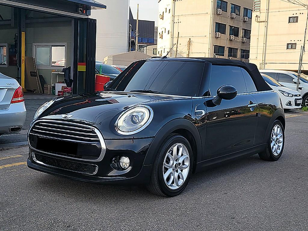Mini Cooper Convertible — photo 01