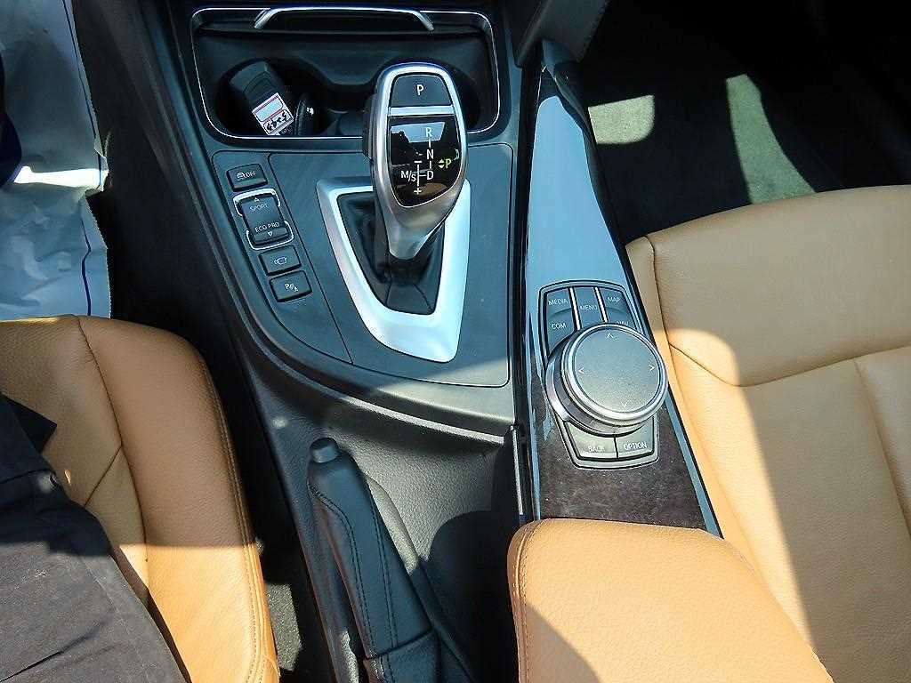 BMW 4-Series — photo 11